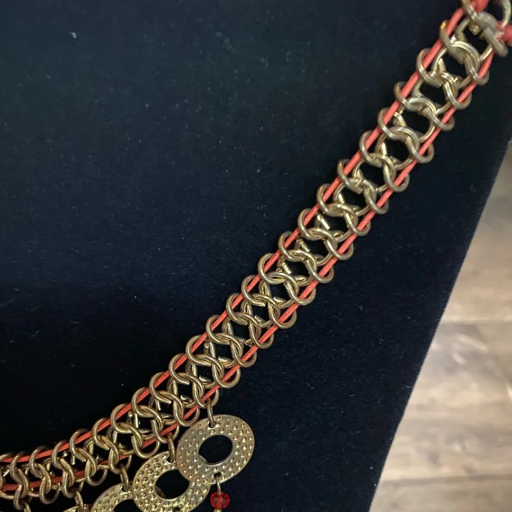 Lot of‎ 2 Necklaces